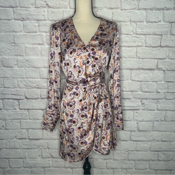 ALEXIS Kari Floral Long-Sleeve Mini Wrap Dress - Picture 9 of 16